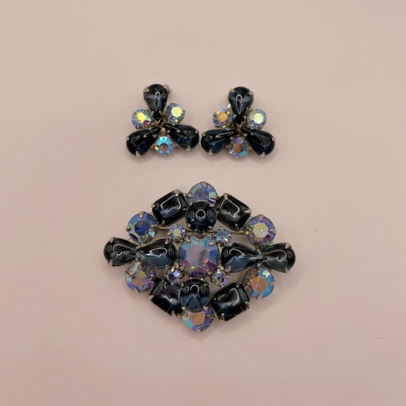 ALBERT WEISS Vintage Crystal Brooch and Clip-On Earring Set SIGNED - Picture 1 of 14